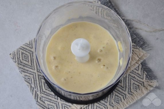 Banana mousse with almonds: photo of recipe preparation, step 2