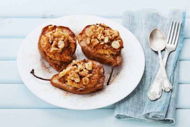 Baked pear with ricotta and nuts is a simple and delicious recipe, how to cook step by step