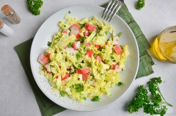 Salad with Peking cabbage, crab sticks and green onions – a simple and delicious recipe with photos (step by step)