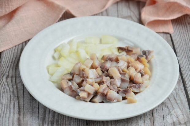 Herring under a fur coat in rolls: photo of recipe preparation, step 1