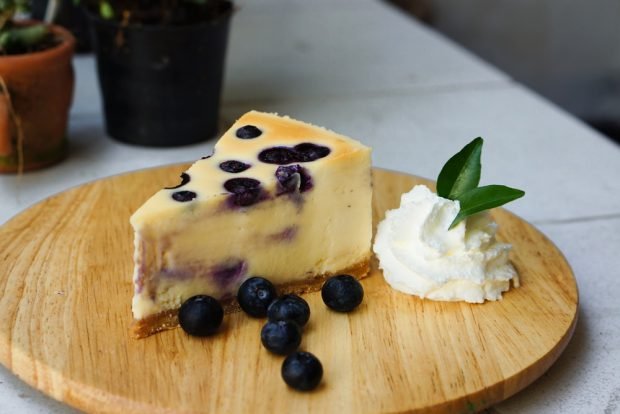 Cheesecake with sour cream is a simple and delicious recipe, how to cook step by step