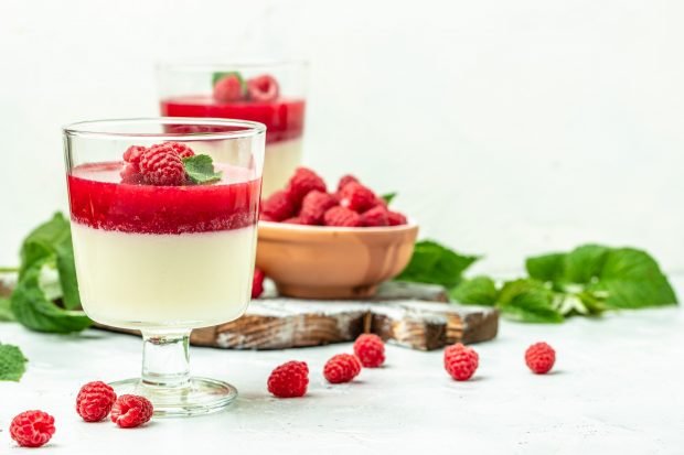 Panna cotta with raspberries – a simple and delicious recipe, how to cook step by step