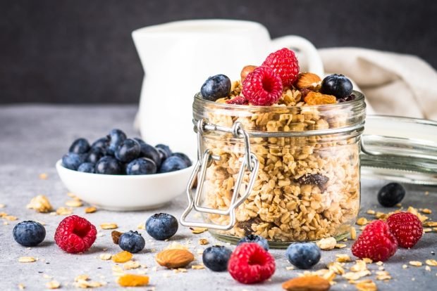 Homemade granola is a simple and delicious recipe, how to cook step by step