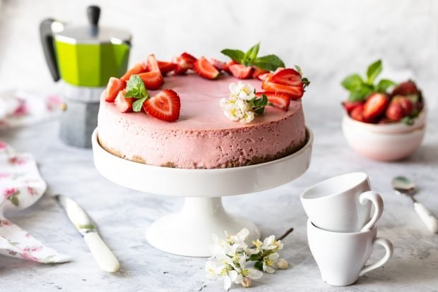 Strawberry cheesecake – a simple and delicious recipe, how to cook step by step