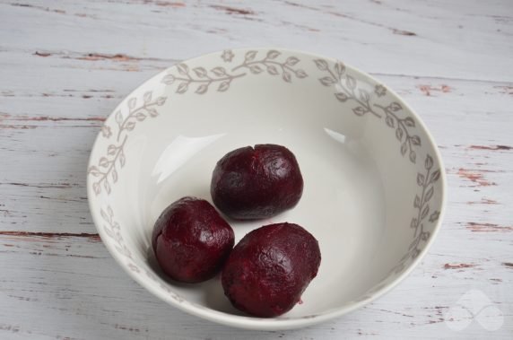 Salad with beetroot and cherry tomatoes: photo of recipe preparation, step 1