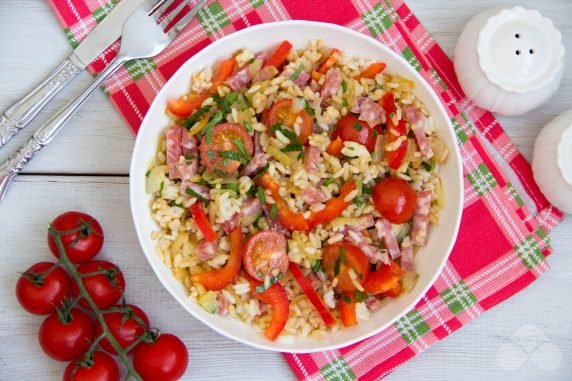 Salad with rice and smoked sausage: photo of recipe preparation, step 4