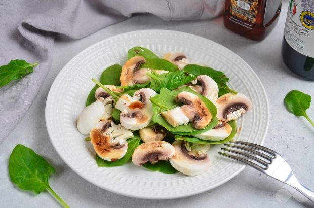 Salad with spinach and mushrooms – a simple and delicious recipe with photos (step by step)