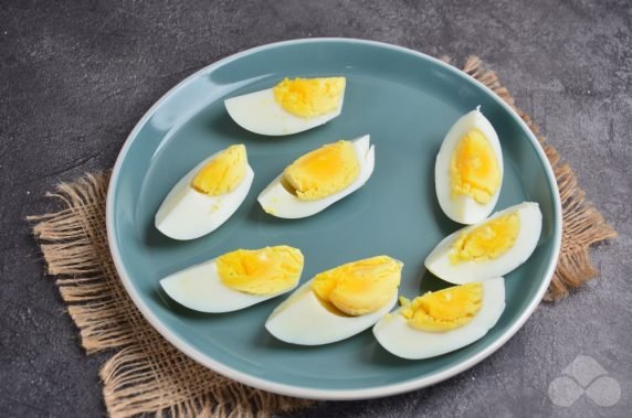 Salad with eggs, spinach and radish: photo of recipe preparation, step 1