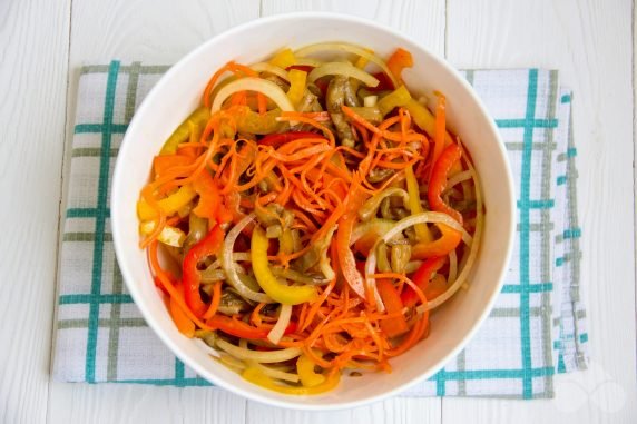 Eggplant, Korean carrot and bell pepper salad: photo of recipe preparation, step 6