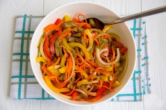 Eggplant, Korean carrot and bell pepper salad: photo of recipe preparation, step 9