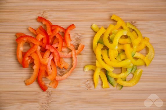 Eggplant, Korean carrot and bell pepper salad: photo of recipe preparation, step 4