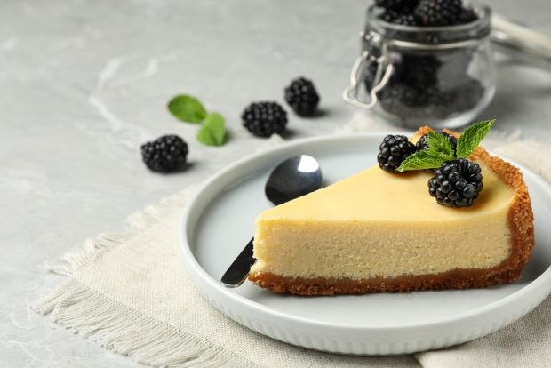 Cookie cheesecake is a simple and delicious recipe how to cook step by step