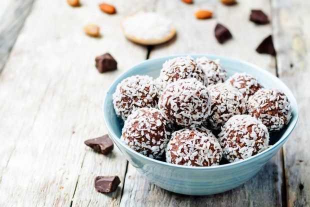 Candy with peanut paste and coconut chips – a simple and delicious recipe, how to cook step by step