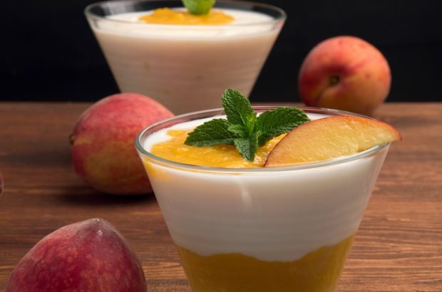 Panna cotta with peaches