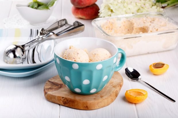 Apricot ice cream at home is a simple and delicious recipe how to cook step by step