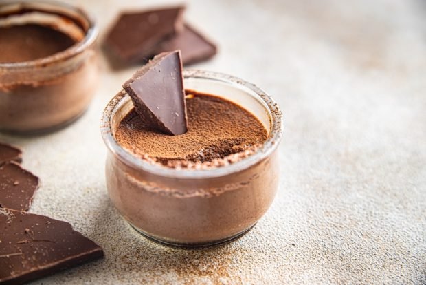 Low–calorie chocolate mousse is a simple and delicious recipe, how to cook step by step