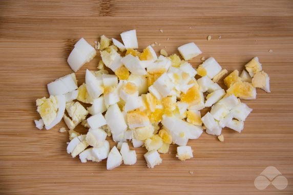 Salad with smoked chicken and fresh cucumbers: photo of recipe preparation, step 1