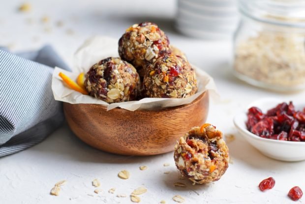 Vegan sweets made from oatmeal and dates – a simple and delicious recipe, how to cook step by step