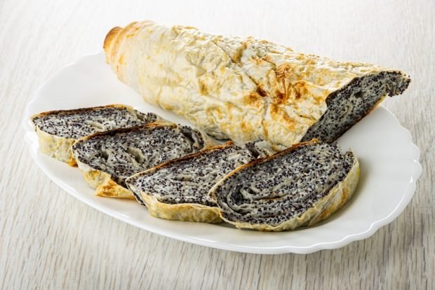 Baked pita bread roll with cottage cheese and poppy seeds is a simple and delicious recipe, how to cook step by step