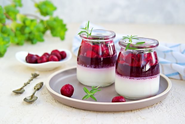 Panna cotta with cherries – a simple and delicious recipe, how to cook step by step