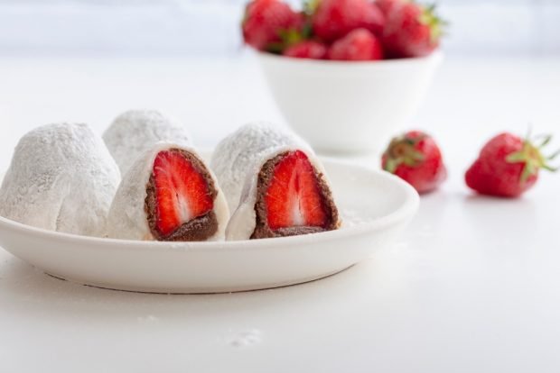 Mochi with strawberries – a simple and delicious recipe, how to cook step by step