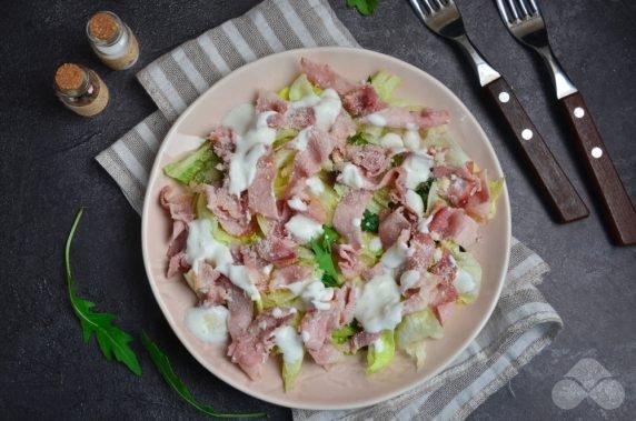 Caesar salad with bacon: photo of recipe preparation, step 4