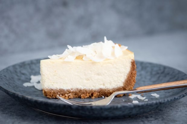 Coconut cheesecake is a simple and delicious recipe, how to cook step by step