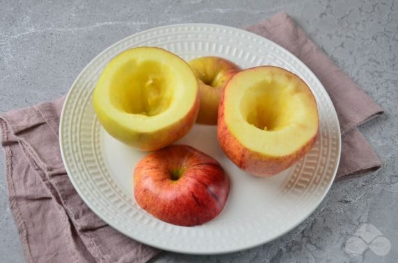 Baked apples with dried fruits: photo of recipe preparation, step 1