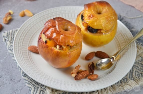 Baked apples with dried fruits: photo of recipe preparation, step 4