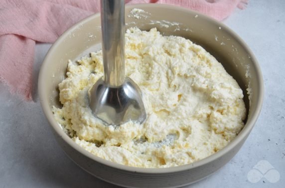 Cheesecakes with dried apricots: photo of recipe preparation, step 3