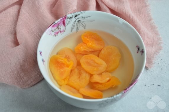 Cheesecakes with dried apricots: photo of recipe preparation, step 1