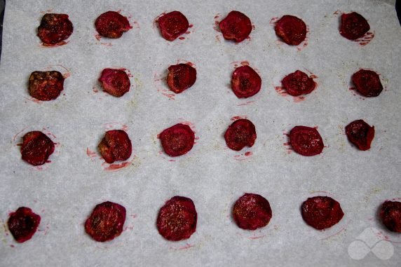 Beet chips: photo of recipe preparation, step 4