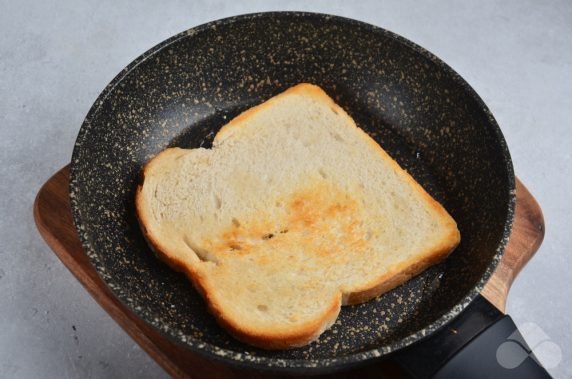 Sandwiches with peanut paste, jam and almond flakes: photo of recipe preparation, step 1