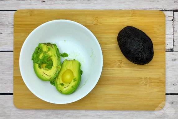 Avocado toast: photo of recipe preparation, step 1