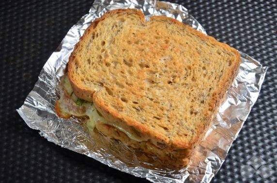 Hot cheese sandwiches: photo of recipe preparation, step 4