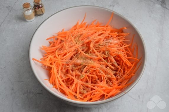 Spicy carrot in Korean: photo of recipe preparation, step 2