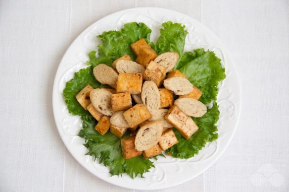 Caesar salad with tofu: photo of recipe preparation, step 3