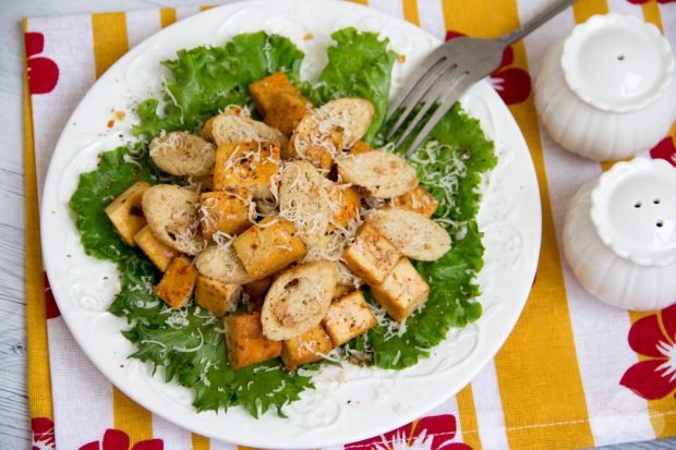 Caesar salad with tofu – a simple and delicious recipe with photos (step by step)