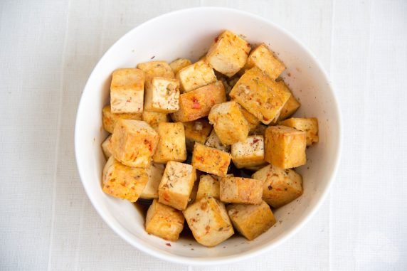 Caesar salad with tofu: photo of recipe preparation, step 2