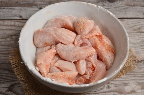 Chicken nuggets at home: photo of recipe preparation, step 2