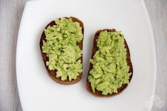 Sandwich with avocado and tuna : photo of recipe preparation, step 1