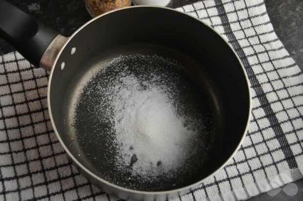 Lightly salted tomatoes with onions: photo of recipe preparation, step 1