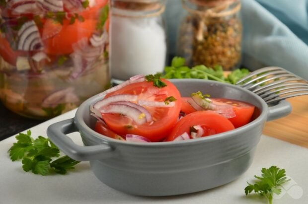 Lightly salted tomatoes with onions – a simple and delicious recipe with photos (step by step)