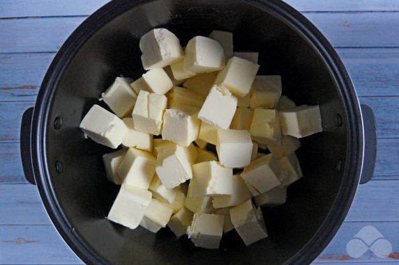 GHEE oil in a slow cooker: photo of recipe preparation, step 2