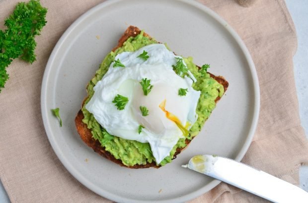 Sandwich with avocado and poached egg – a simple and delicious recipe with photos (step by step)