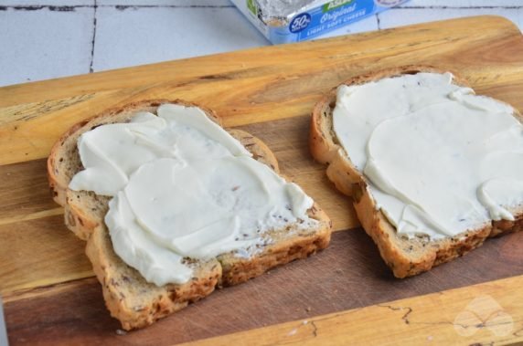 Sandwiches with salmon, avocado and cottage cheese: photo of recipe preparation, step 1