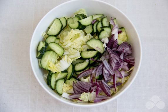 Peking Cabbage Salad with cucumbers: photo of recipe preparation, step 1