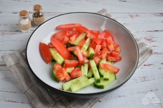 Salad with fresh vegetables and ham: photo of recipe preparation, step 1