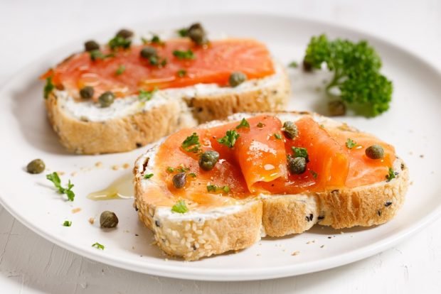 Sandwiches with lightly salted trout – a simple and delicious recipe, how to cook step by step