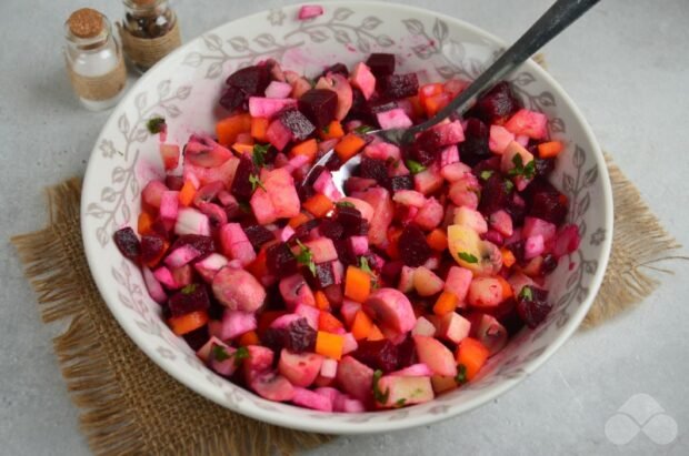 Vinaigrette with pickled mushrooms: photo of recipe preparation, step 4